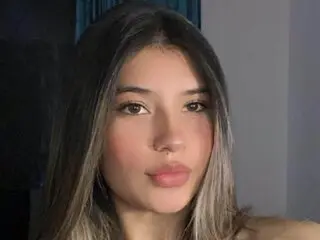 AmberAlbero naked ass