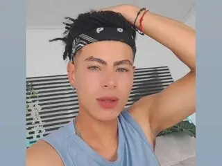 ThiagoSaenns anal show